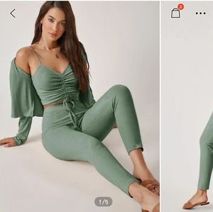 Leggings cami and coat